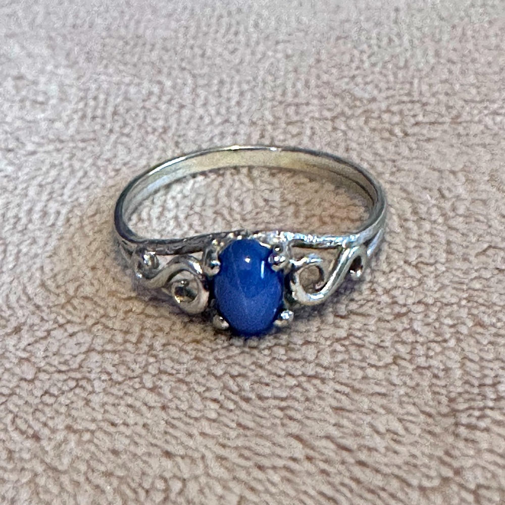 Vintage White 10K Gold Star Sapphire Ring
